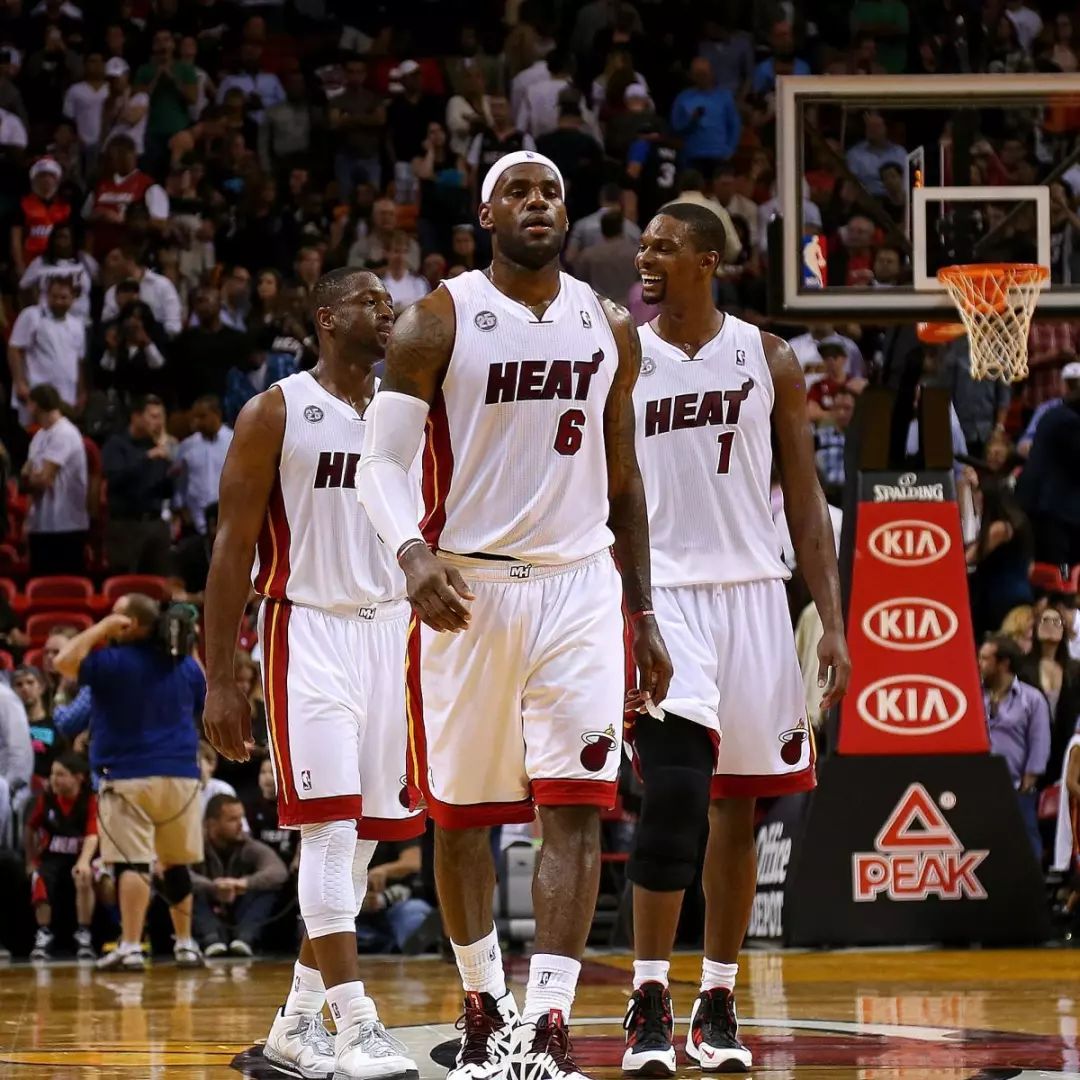 石破天惊!斯图边锋勒威林轰超远距离世界波，球速高达122km／h（惊天怒射！斯图边锋勒威林超远程世界波破门，球速飙至122公里／小时）