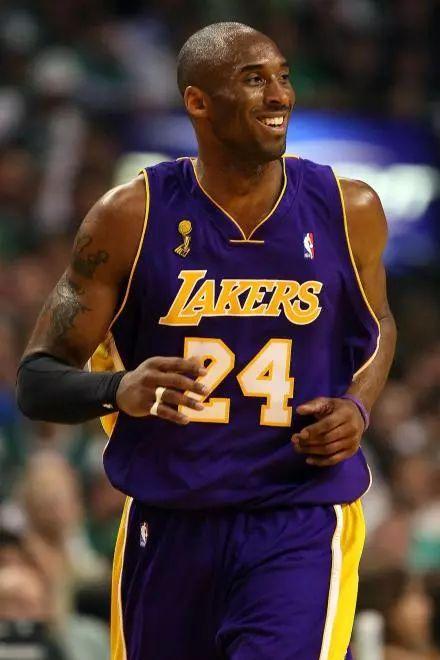 英超半场：两队合计零射正，琼斯远射中框，利兹联0-0利物浦（英超半场战报：利兹联0-0利物浦，双方零射正，琼斯远射中柱）