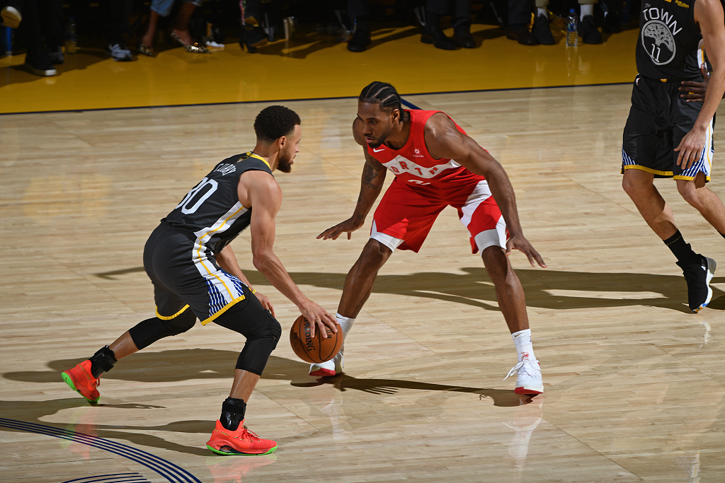 西甲半场：布坎南世界波破门，比利亚雷亚尔暂1-0赫塔菲（西甲半场战报：布坎南精彩远射建功，比利亚雷亚尔暂1-0领先赫塔菲）