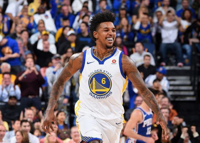 杭州女足举行环西湖徒步活动，全程八公里（杭州女足开展西湖环湖8公里徒步活动）