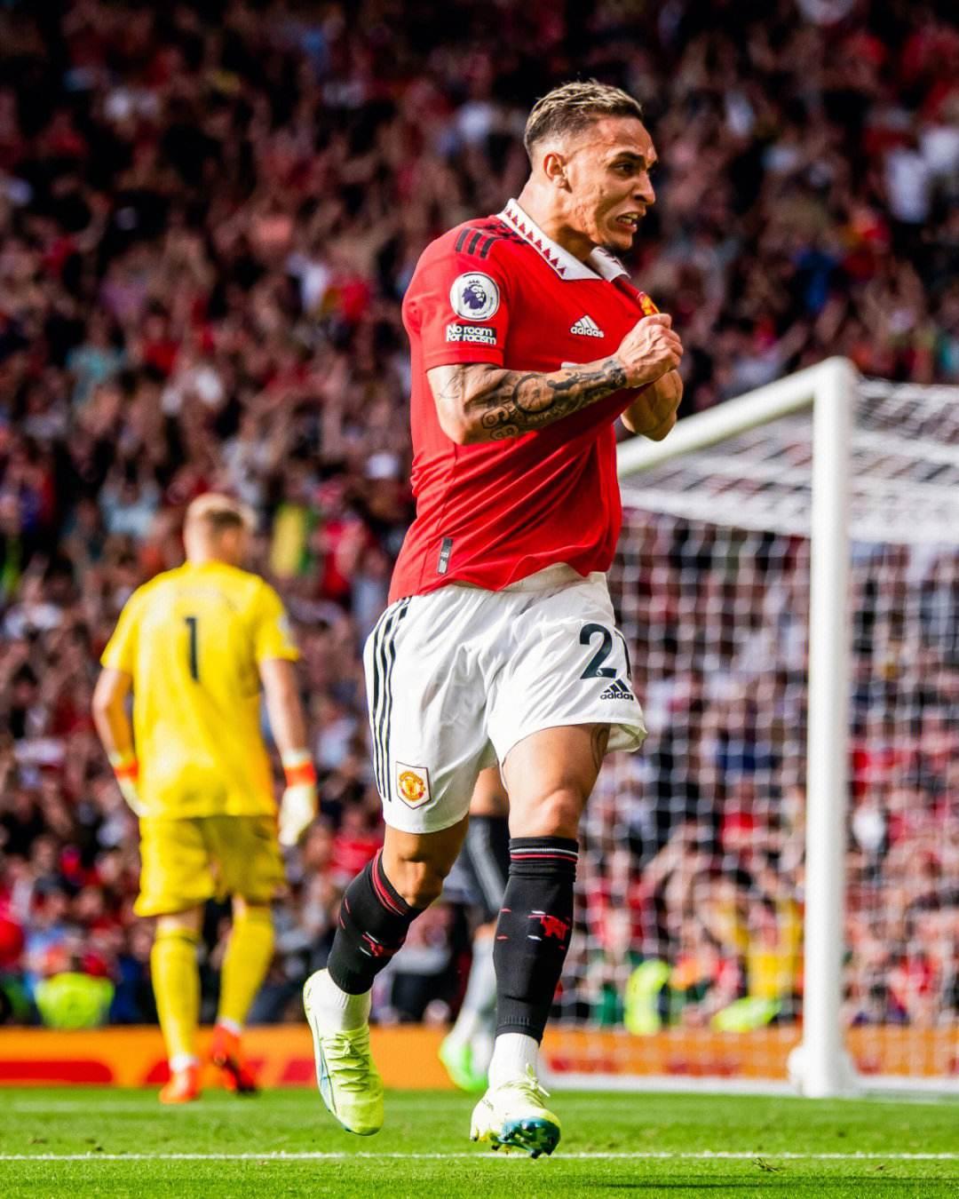 罗马3-1客胜克雷莫内塞登顶意甲，苏莱、埃文-弗格森、利马破门（罗马客场3-1力克克雷莫内塞登顶意甲，苏莱、埃文-弗格森与利马相继破门）