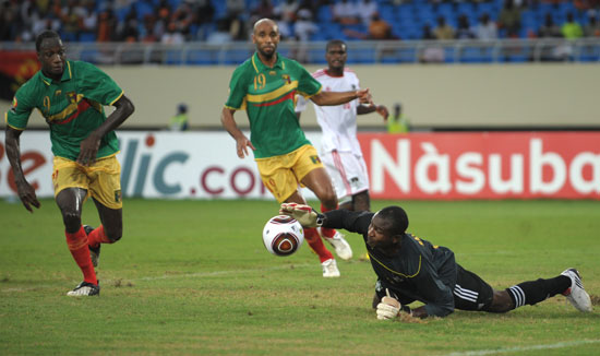 安阳市残联看望慰问全国残特奥会铁人三项获奖运动员胡旭静（安阳市残联慰问全国残特奥会铁人三项获奖选手胡旭静）