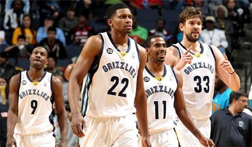 意媒：年薪300万欧的麦肯尼希望涨薪续约，但尤文不愿意接受（意媒：麦肯尼盼加薪续约，尤文不接受，现年薪300万欧）