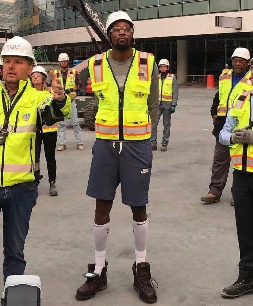 津门虎战申花球票明日12点开售：主队区80-380元，客队区160元（津门虎对申花门票明日12：00开售：主场80-380元，客场160元）