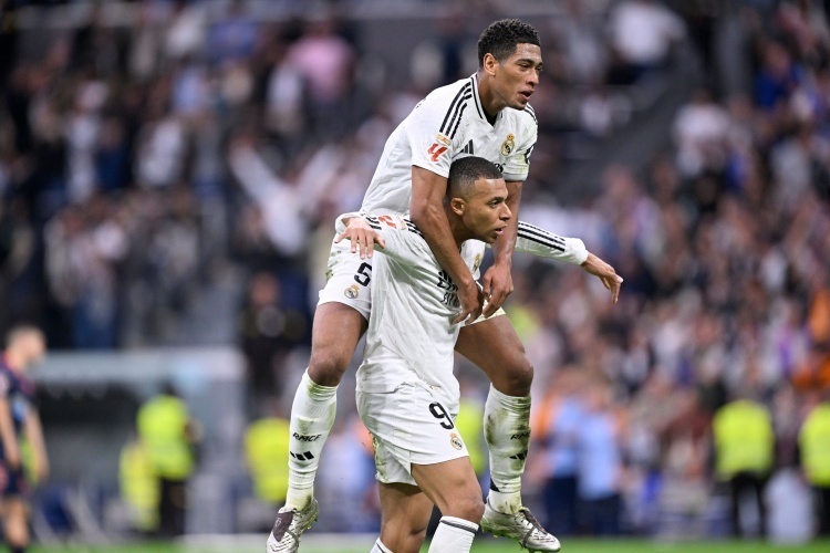 马卡：皇马密切关注科莫后卫拉蒙，英超多队也展开考察（马卡：皇马盯上科莫后卫拉蒙，英超多队亦在考察）