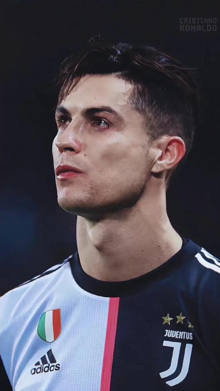 劳塔罗国米生涯欧冠62次出场并列队史第二，仅次于萨内蒂（劳塔罗在国米欧冠累计62场，追平队史第二位，仅次于萨内蒂）