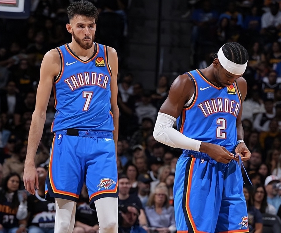 梅西世界波破门 帮助球队全取三分（梅西轰世界波建功 助球队带走三分）