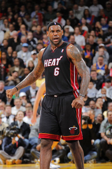 贝纳蒂亚：除了德布劳内，夏窗我们还联系过韦斯利-福法纳（贝纳蒂亚：今夏除德布劳内外，我们也与韦斯利-福法纳接触过）