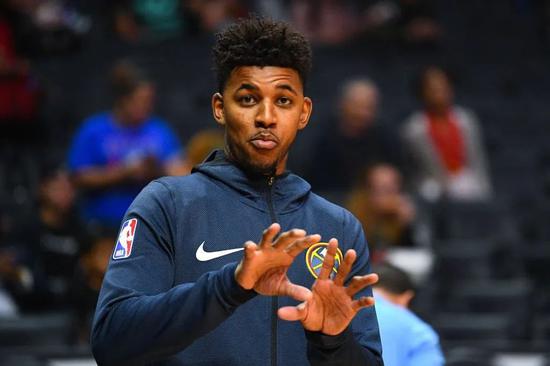 意媒：拜仁天才边锋利契纳或离队，尤文和米兰等队有意争夺（意媒曝拜仁天才翼锋利契纳或将离队，尤文、米兰等队竞逐签约）