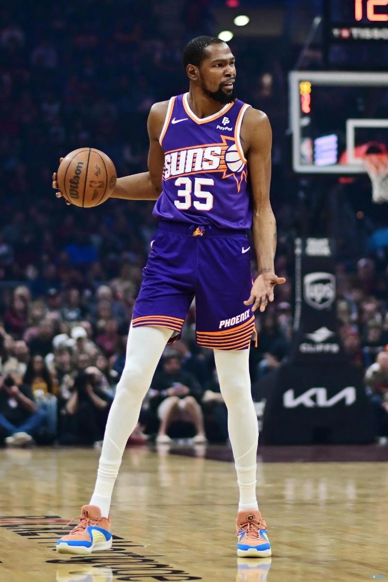 东契奇生涯30+5+5场次超越字母哥，升至历史第五（东契奇30+5+5次数超越字母哥，升至历史第5位）