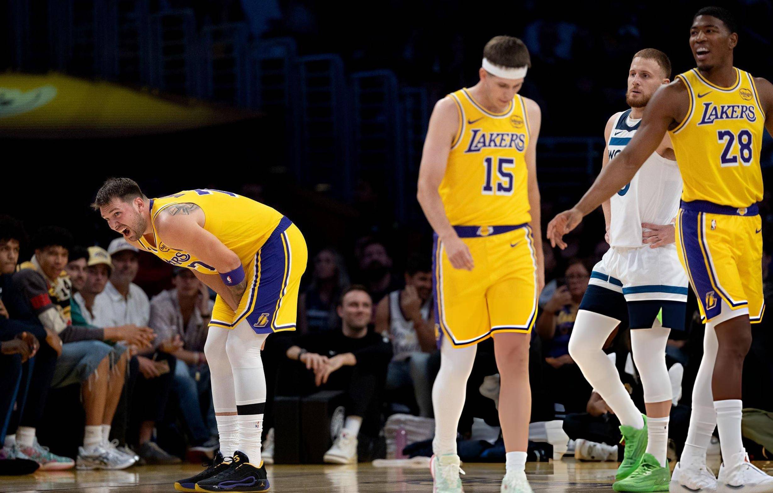 裁判判罚引发球迷不满（判罚争议点燃球迷不满）